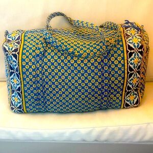 Vera Bradley large overnight quilted tote in blue & yellow.